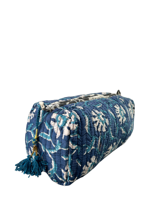 (M079) Make Up Bag Dark Blue Flowers