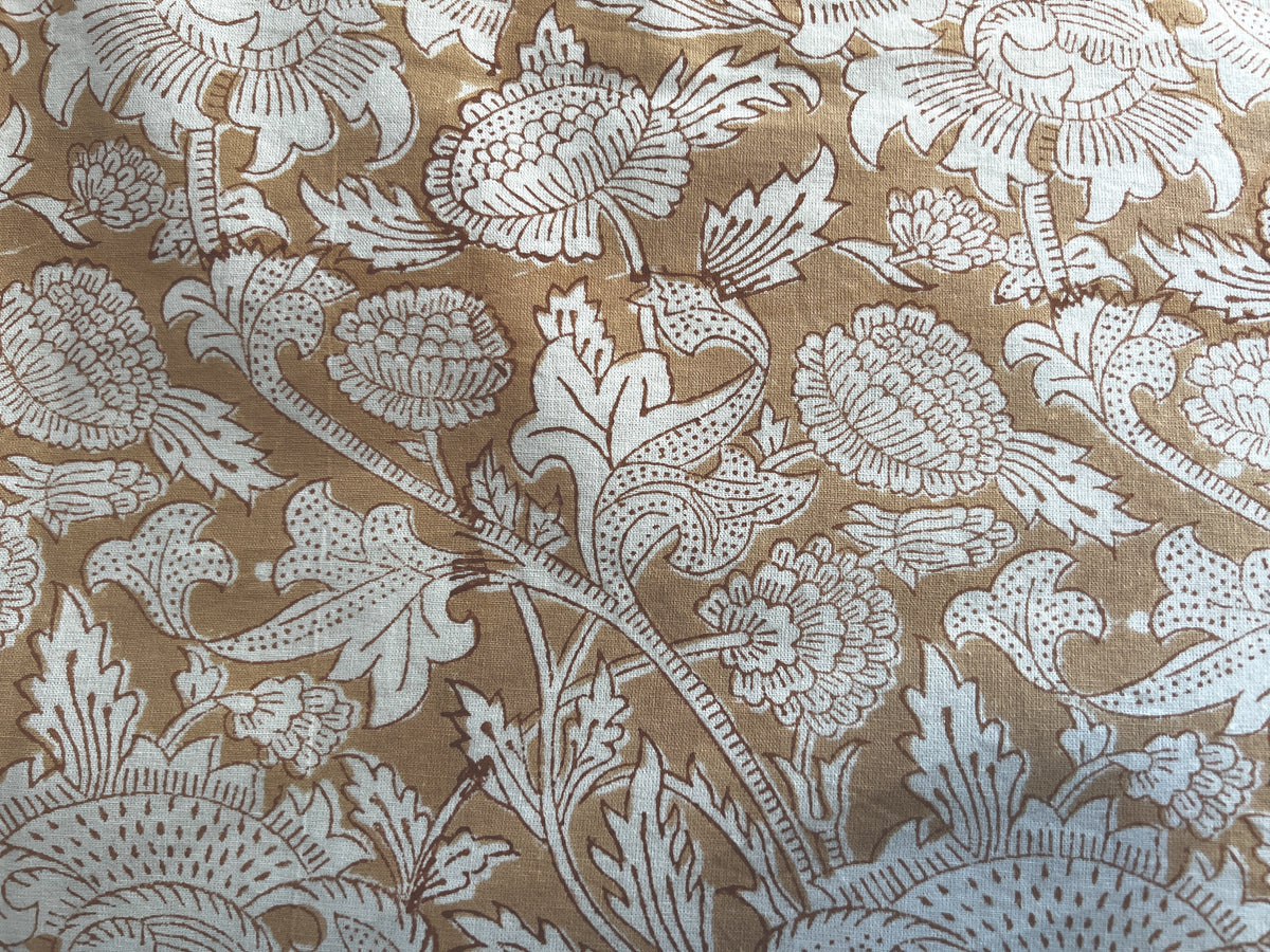 Antique White Table Linens (AL1001)