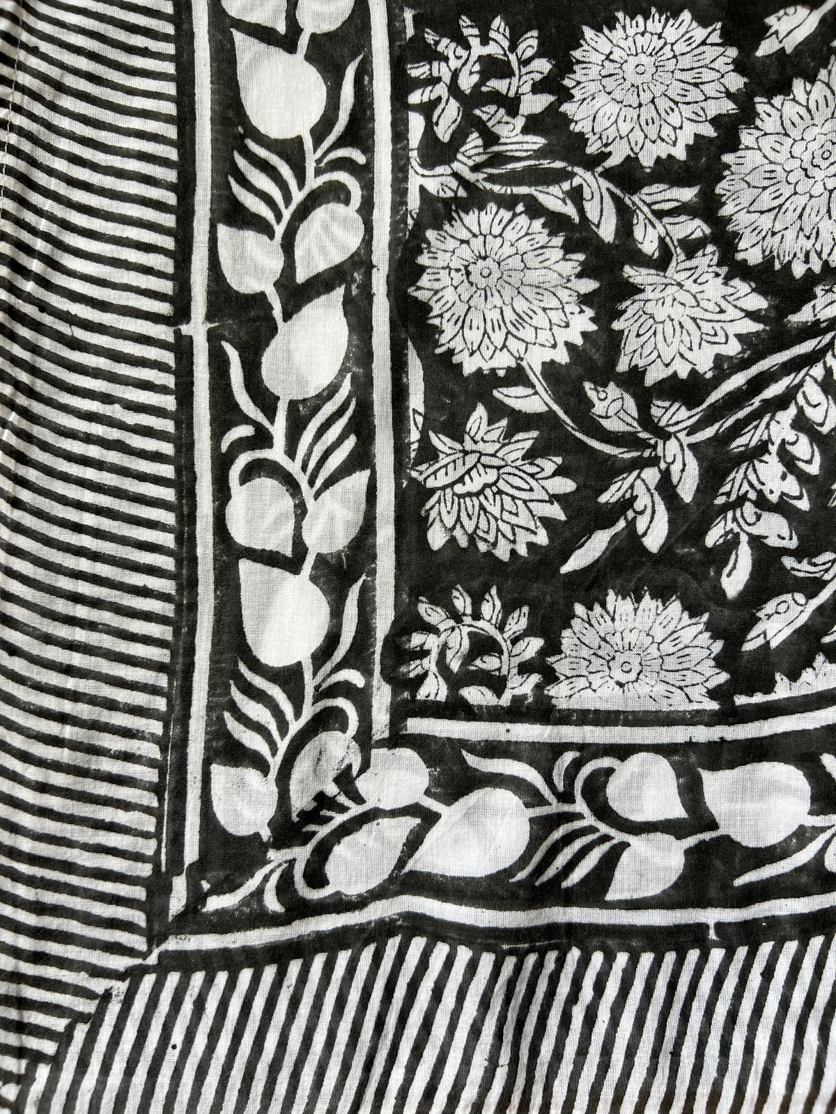 Chrysanthemum Black Sarong  (24E)