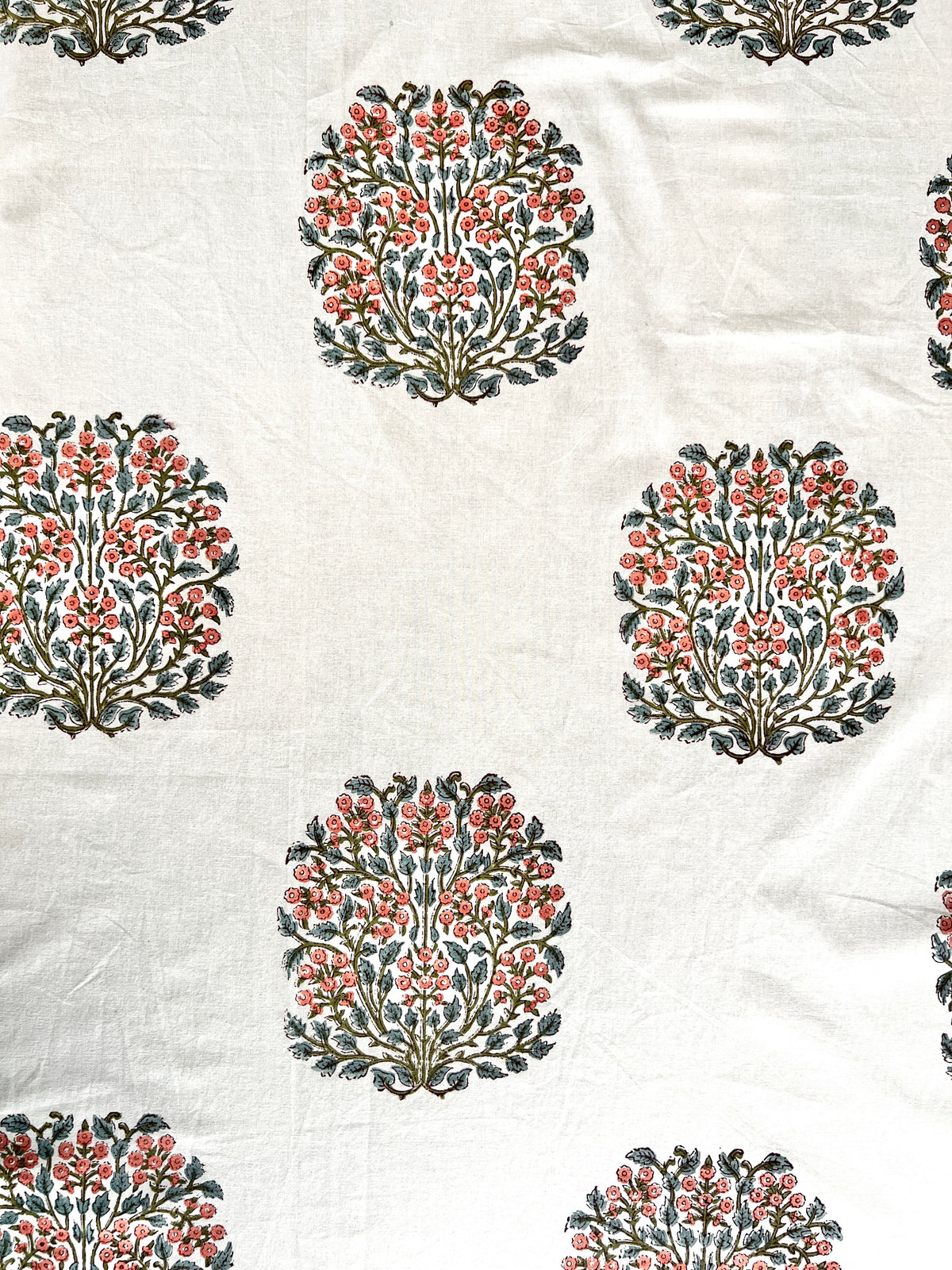 Ditzy Floral Large Motif Table Linens (AL1014)