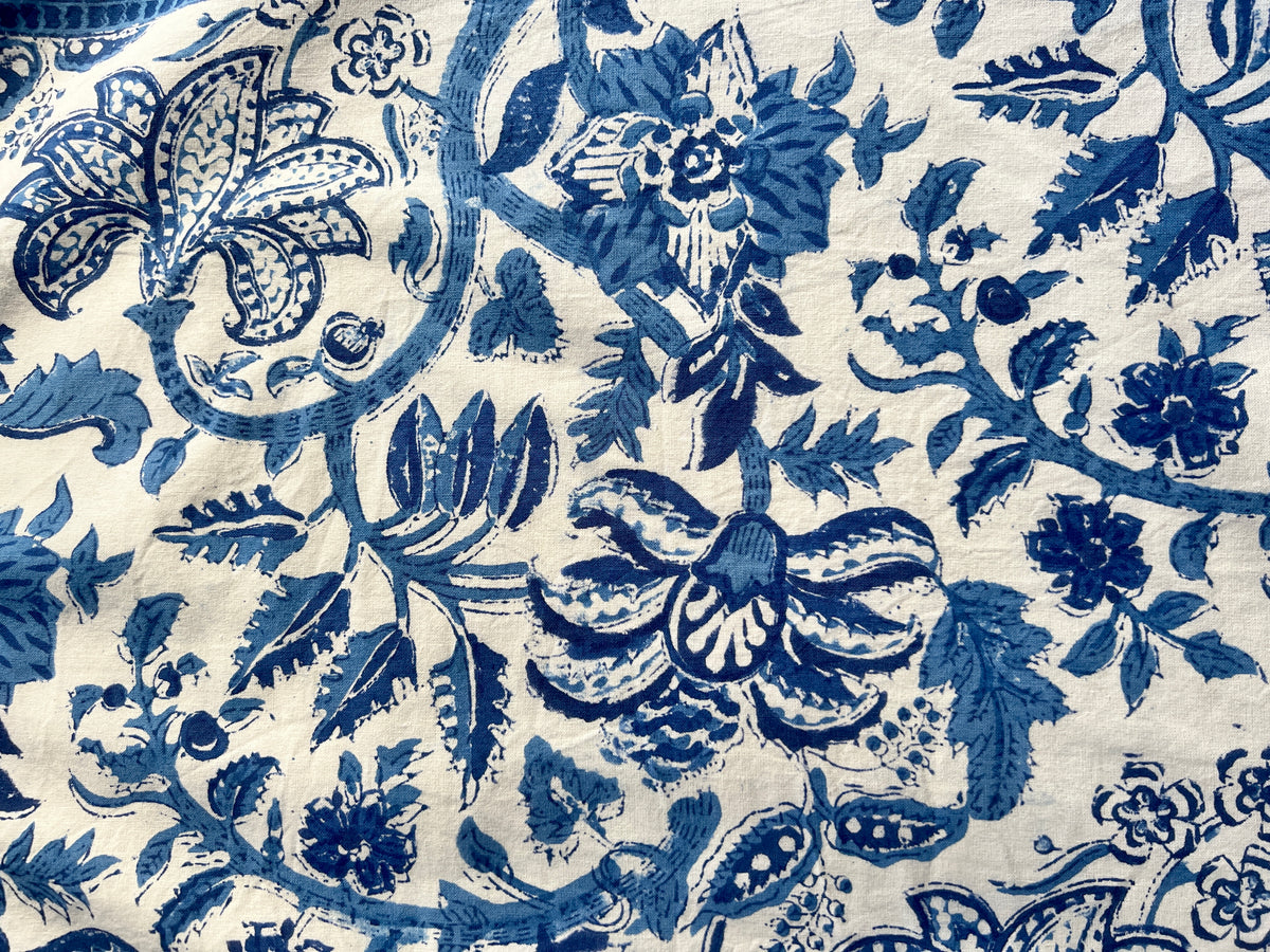 Anok White Placemats